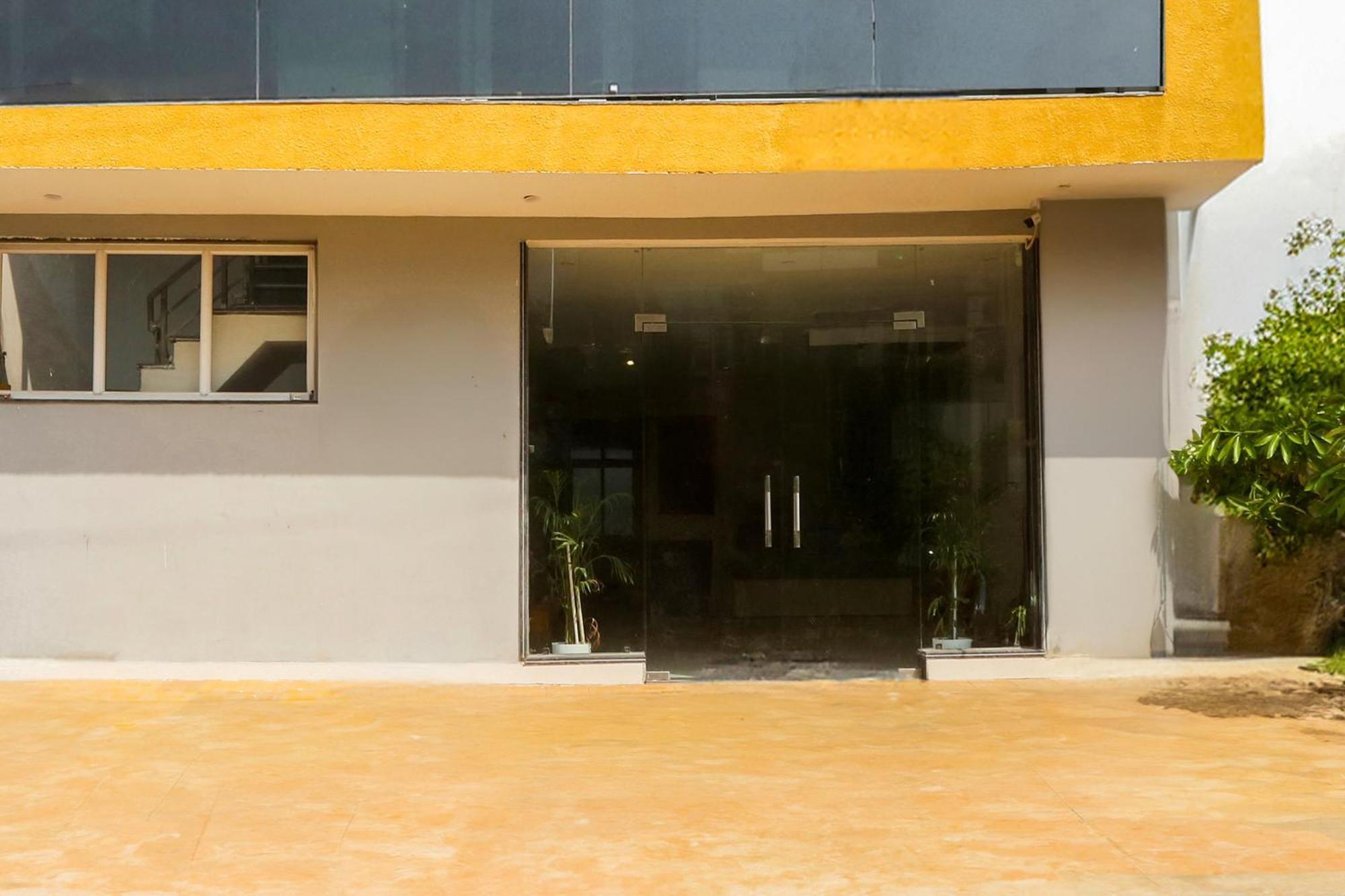 Super Townhouse Sector 69 Gurgaon Hotel Buitenkant foto