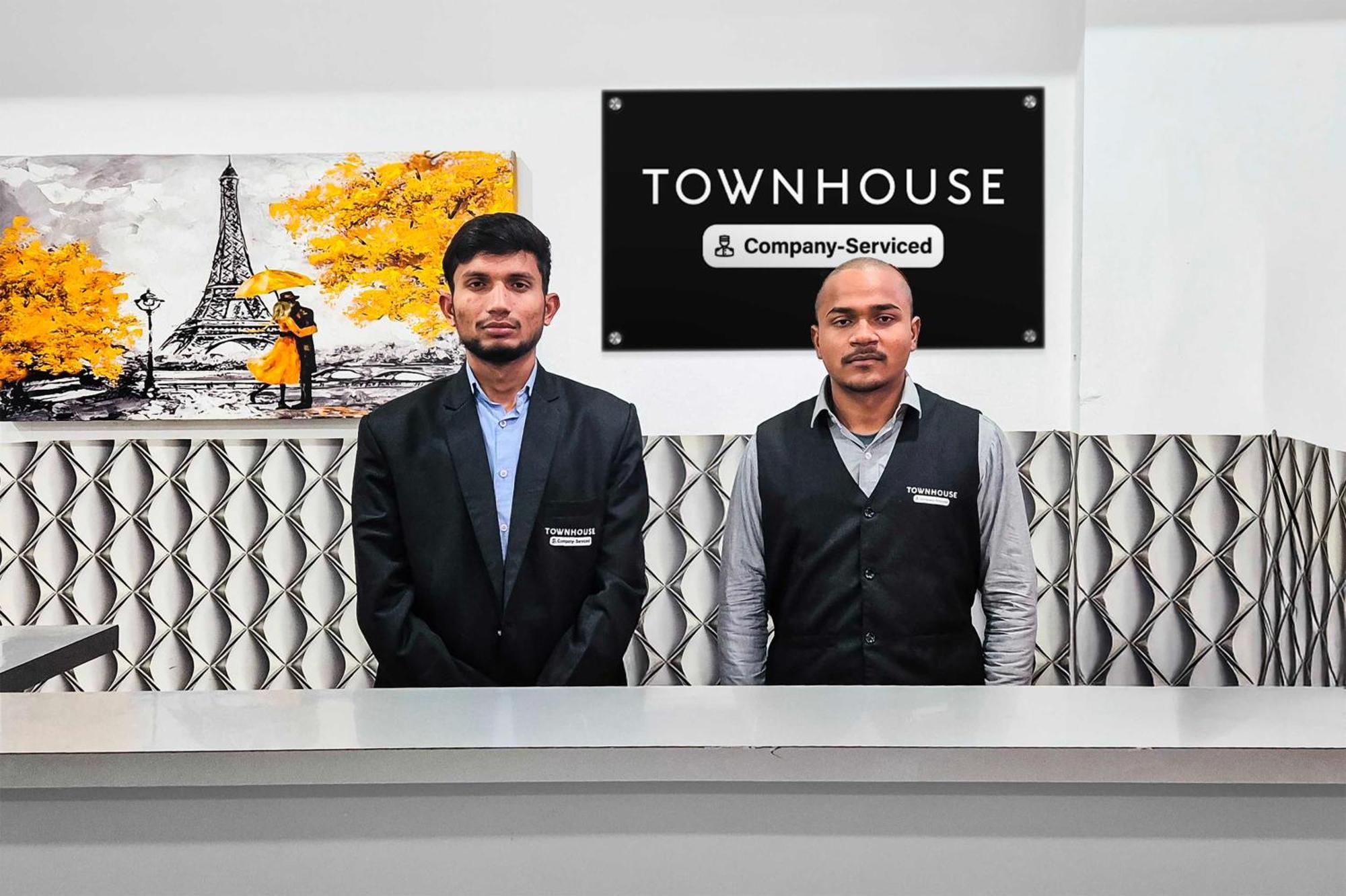 Super Townhouse Sector 69 Gurgaon Hotel Buitenkant foto