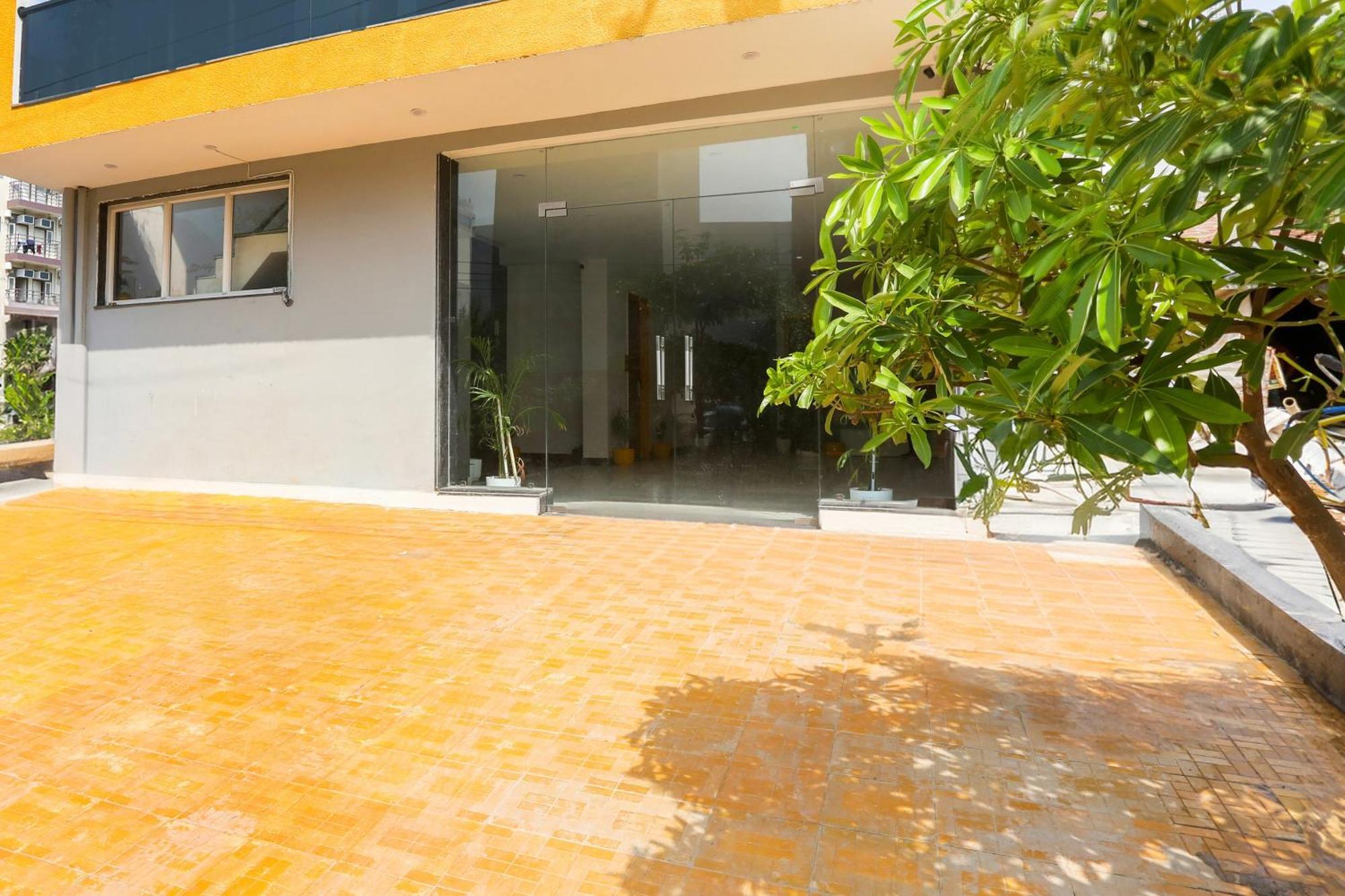 Super Townhouse Sector 69 Gurgaon Hotel Buitenkant foto
