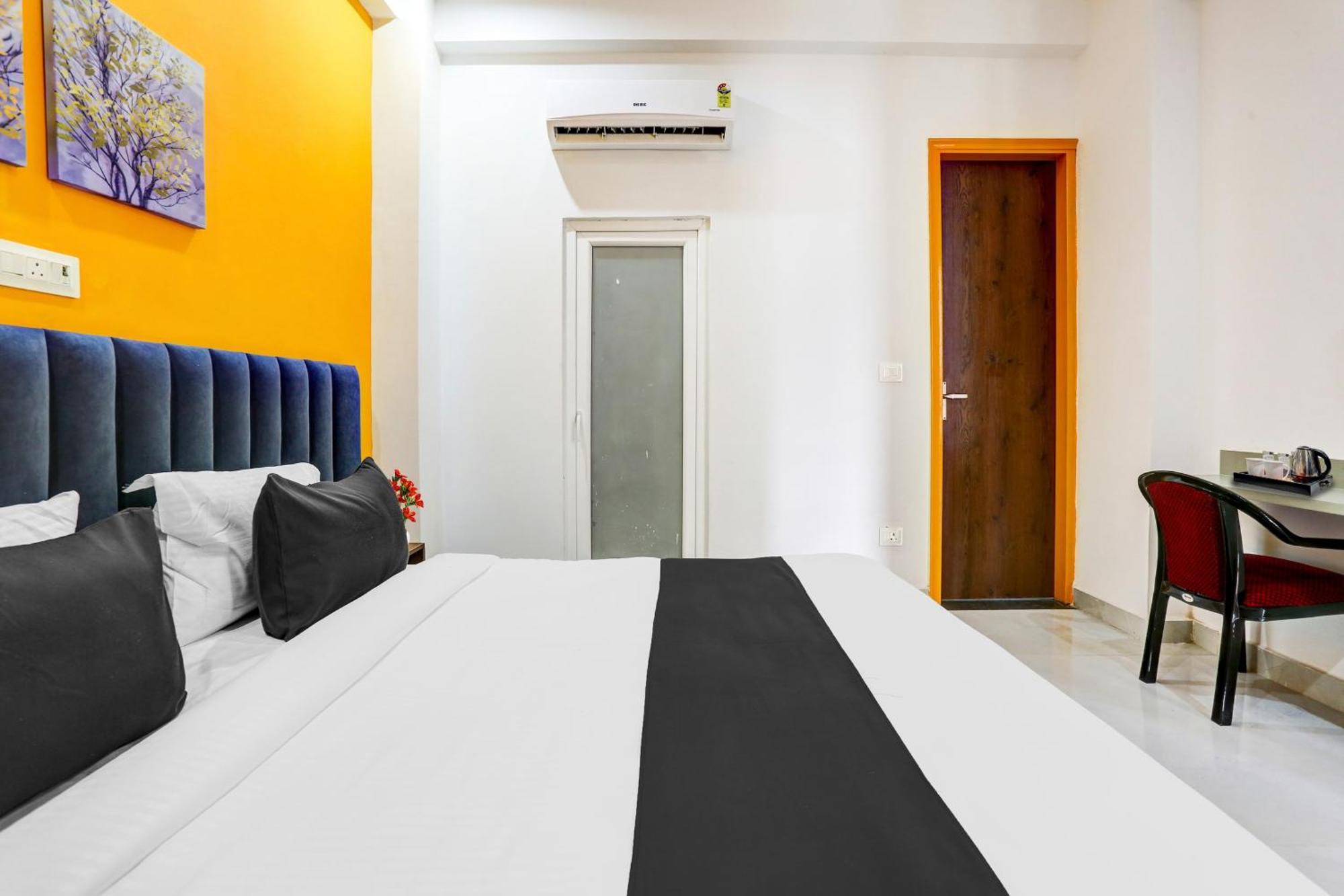 Super Townhouse Sector 69 Gurgaon Hotel Buitenkant foto
