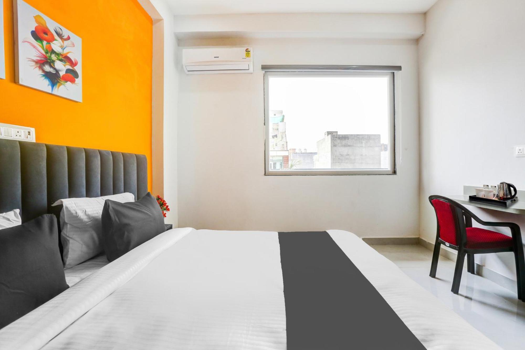 Super Townhouse Sector 69 Gurgaon Hotel Buitenkant foto