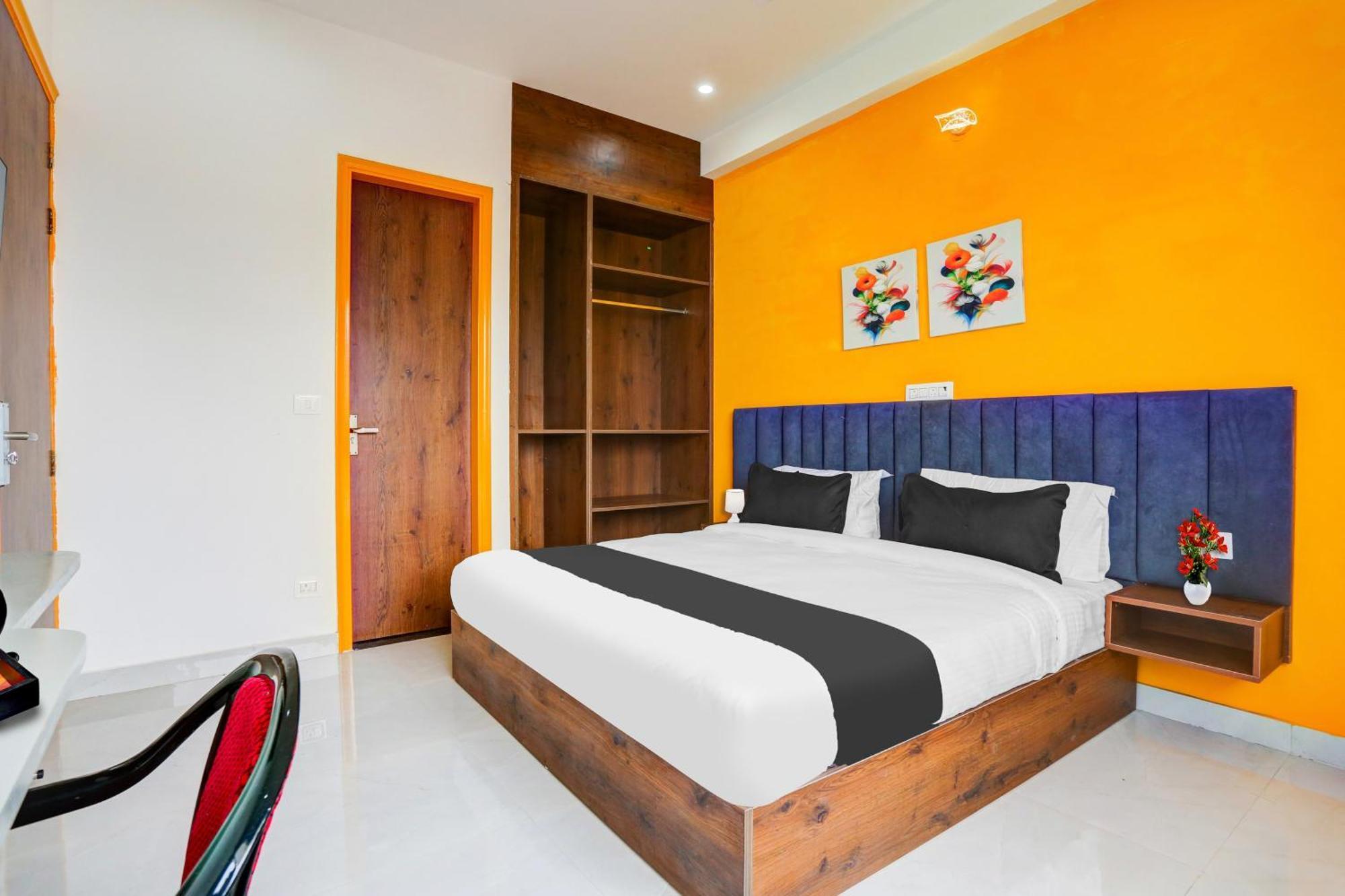 Super Townhouse Sector 69 Gurgaon Hotel Buitenkant foto